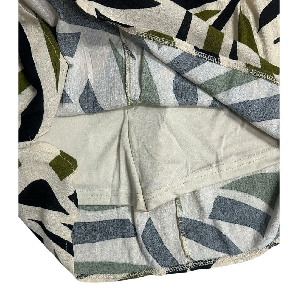 ROYALTY FOR ME Women’s Dolphin Rayon Knit Abstract High Rise Pull On Skort NWOT - Picture 7 of 12